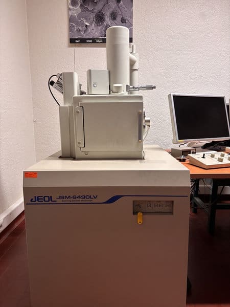 SEM JEO 003 JEOL JSM 6490LV Scanning Electron Microscope 00 MAIN Regen Microscopy used second hand electron microscope for sale