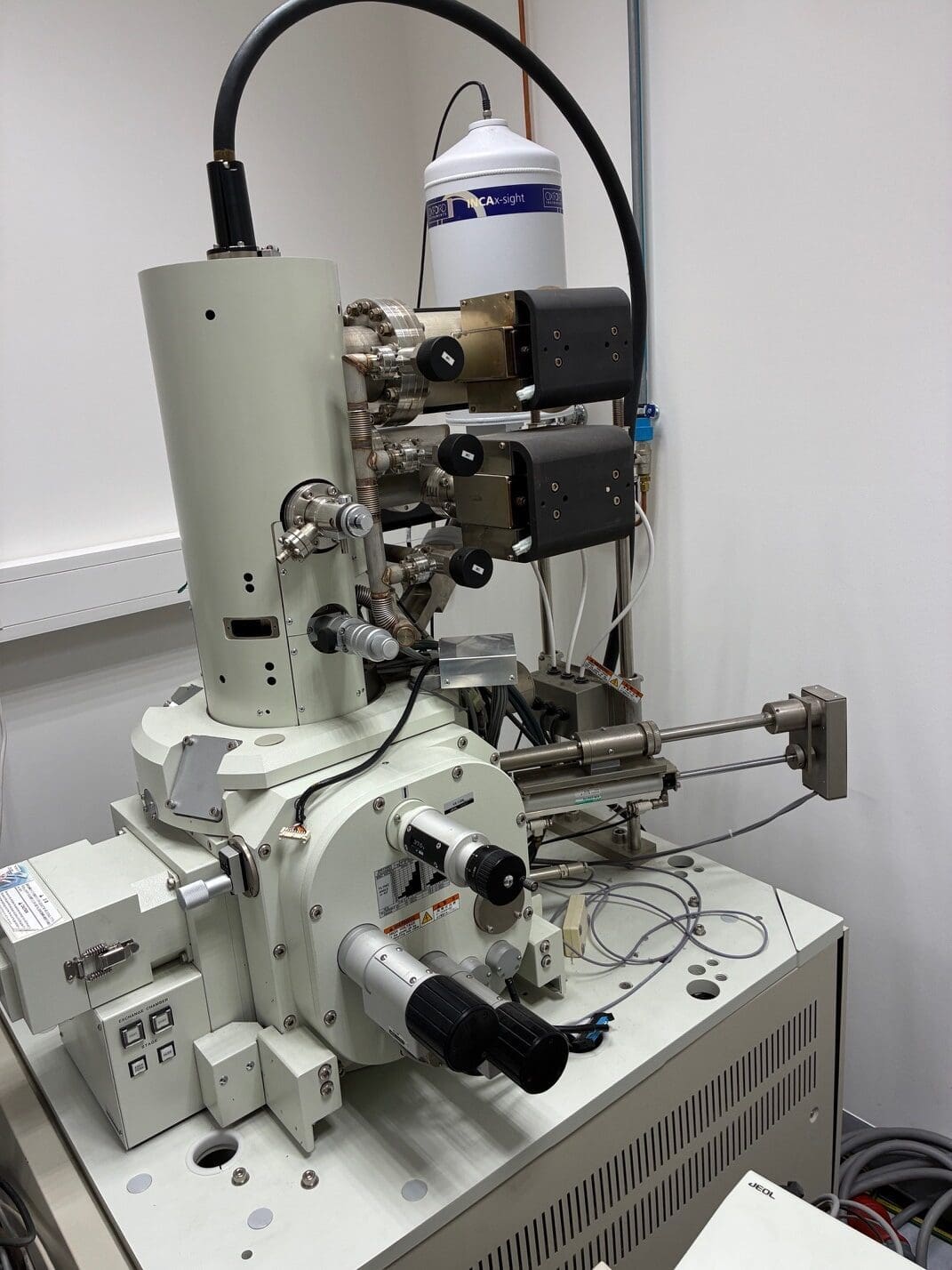 SEM JEO 005 JEOL JSM 7401F Scanning Electron Microscope 04 4 Regen Microscopy used second hand electron microscope for sale